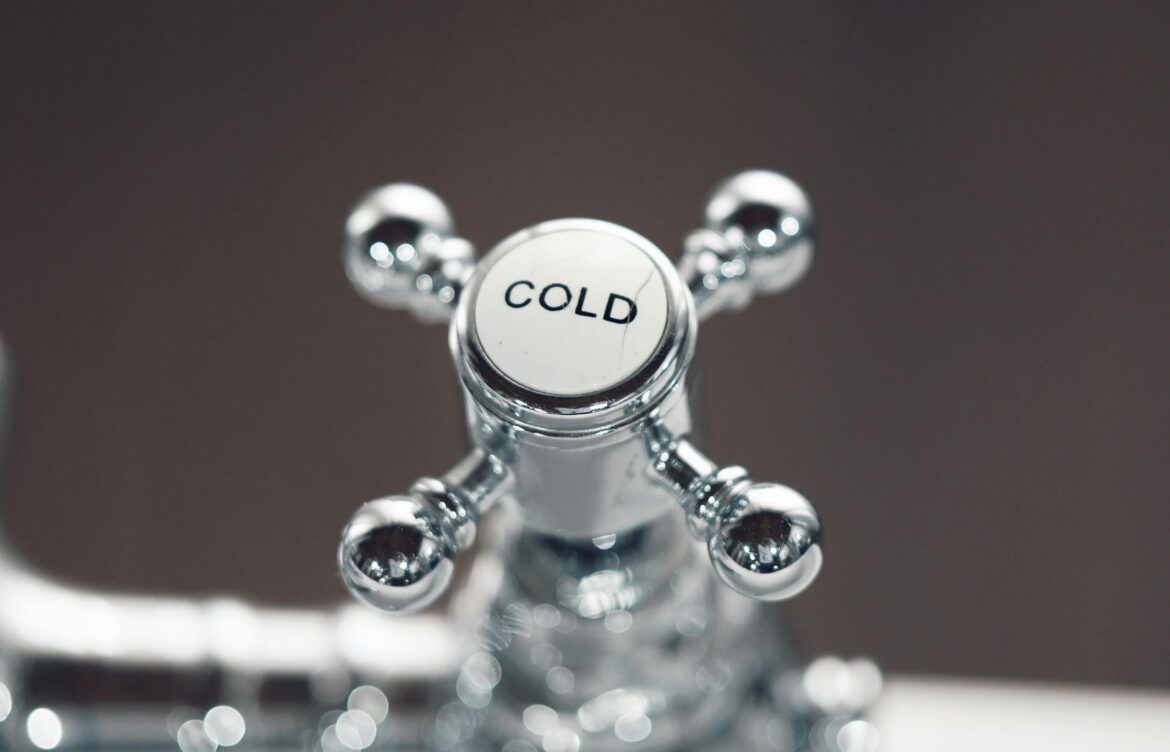 Cold Showers vs Hot Showers: Which Is Healthier?